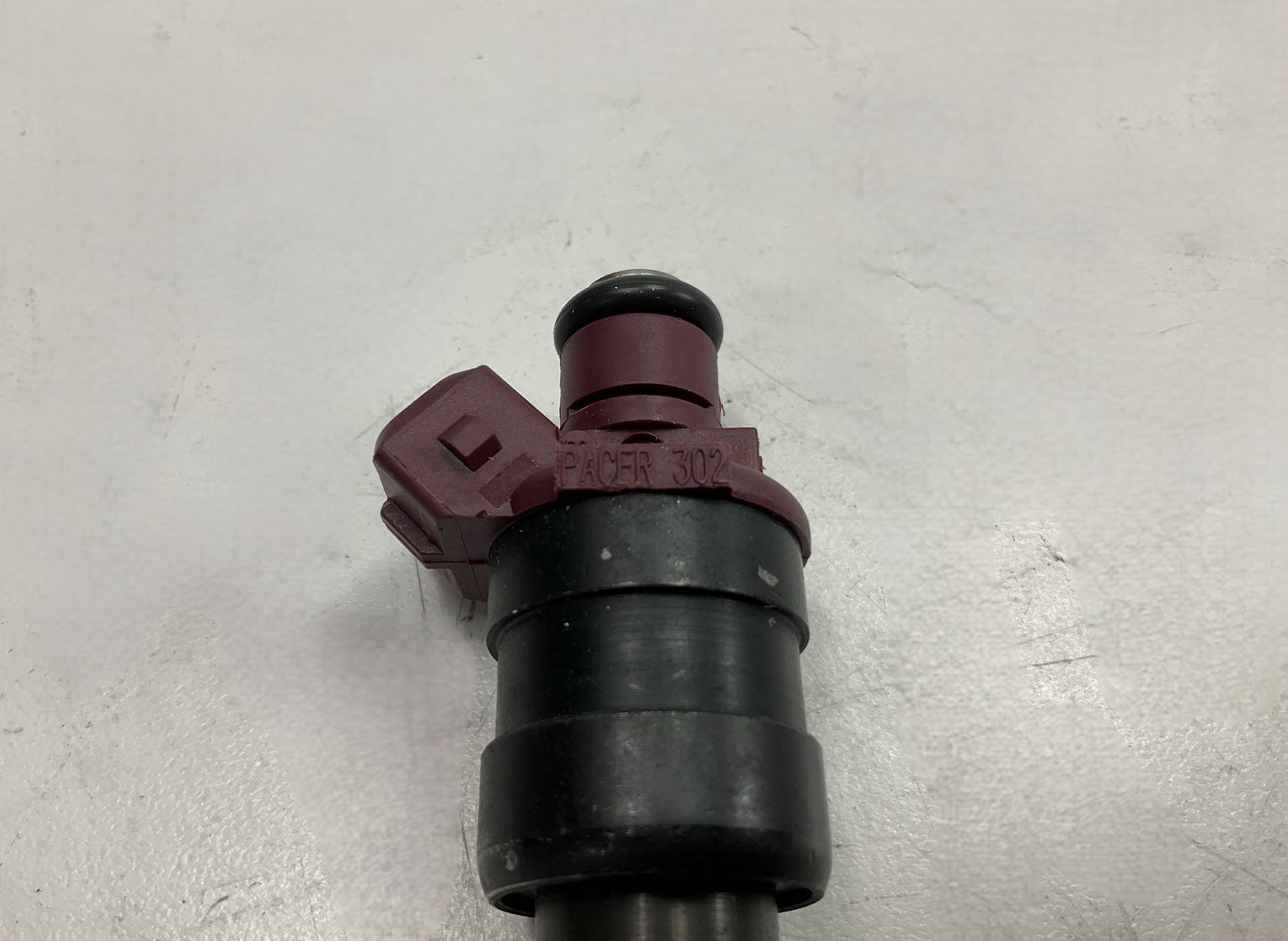 NEW - OUT OF BOX STANDARD FJ211 Fuel Injector For 1994-1997 Chrysler 3.3L-V6