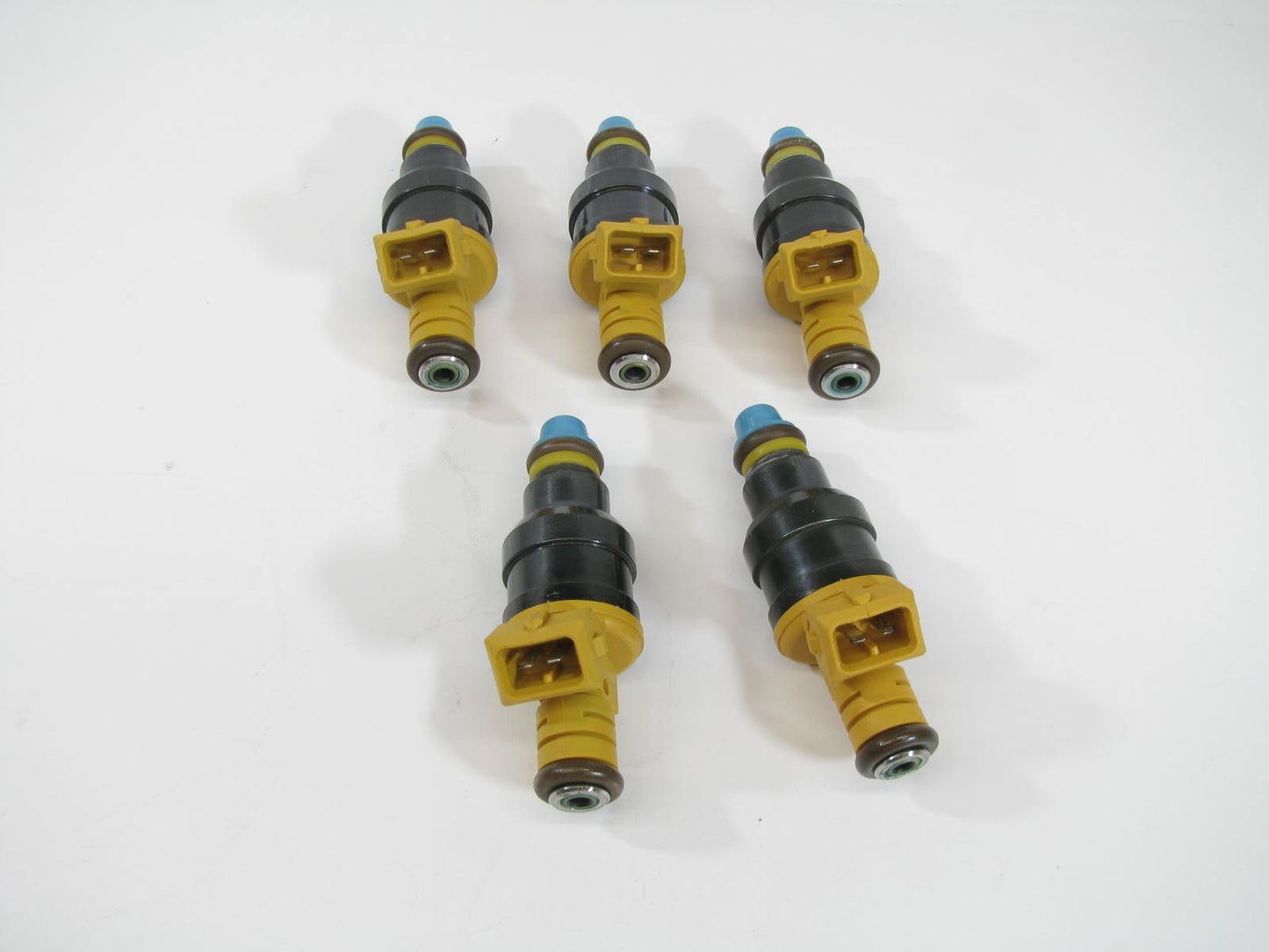 (5) NEW - OUT OF BOX STANDARD FJ451 Fuel Injectors For 1994-97 Volvo 850 2.3L-L5