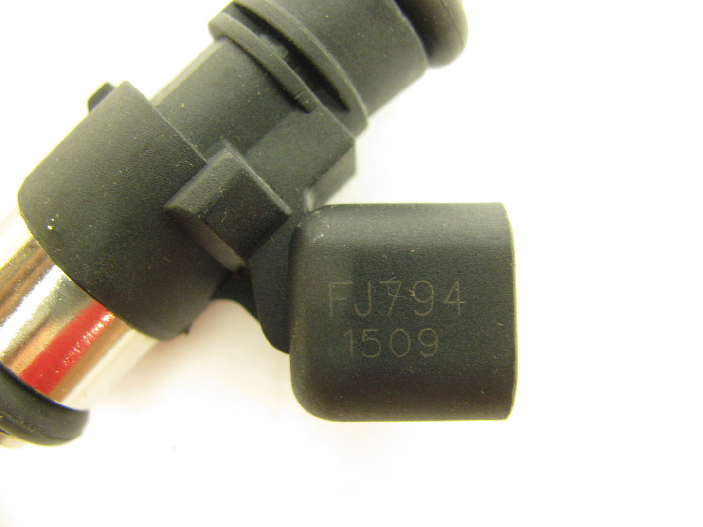 NEW - OUT OF BOX FJ794 Fuel Injector 2005-2009 GM 5.3L-V8