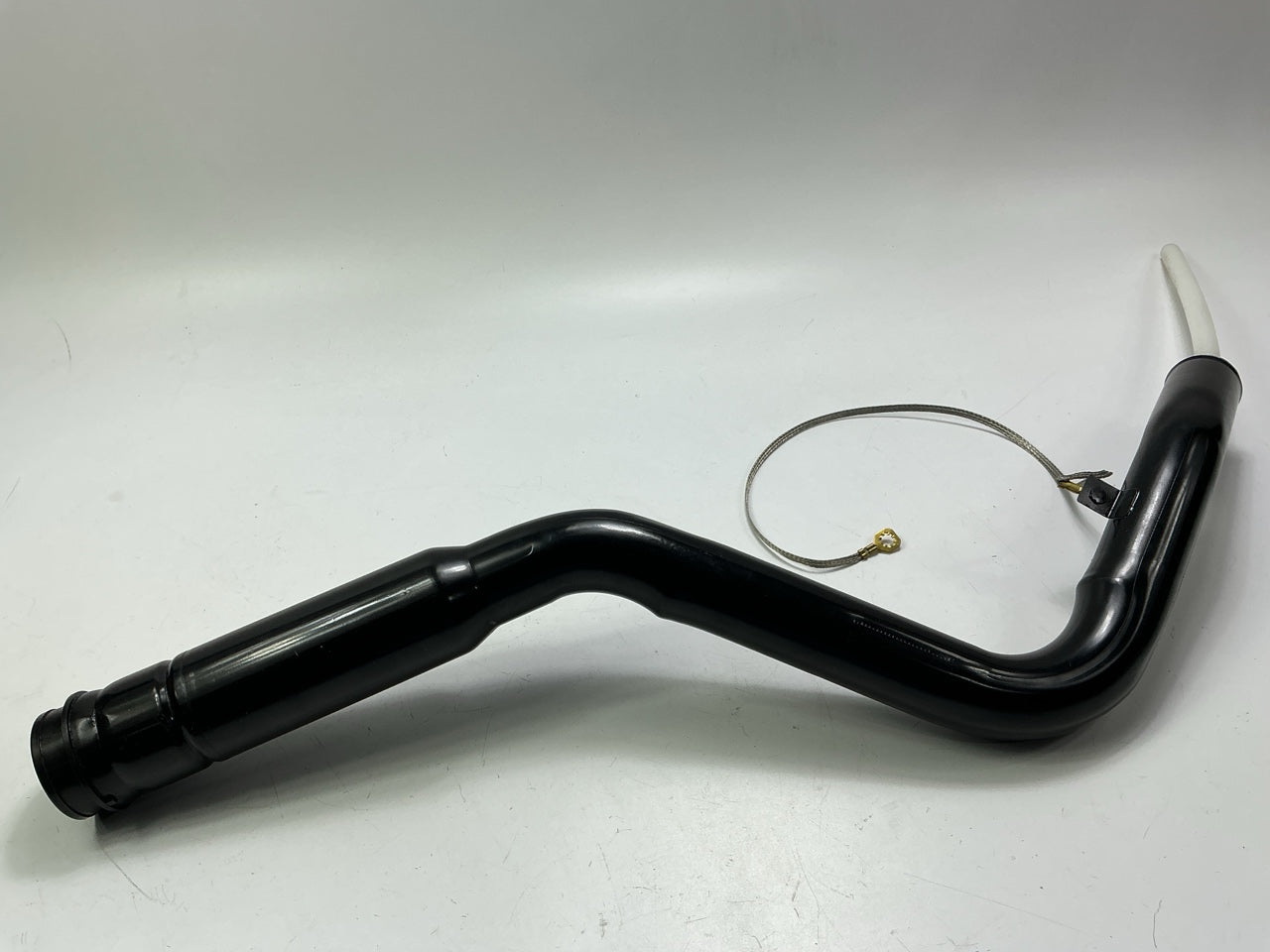 FND037 Fuel Tank Filler Neck For 1996-1998 Chrysler Sebring