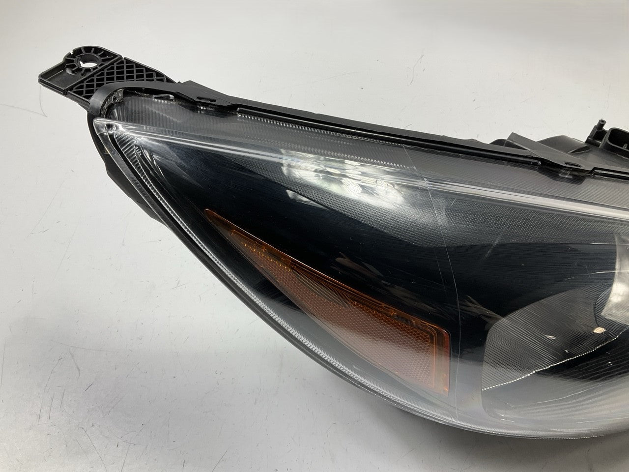 SCRATCHED Aftermarket FO2503337 Right Headlight Headlamp - 2015-2018 Ford Focus