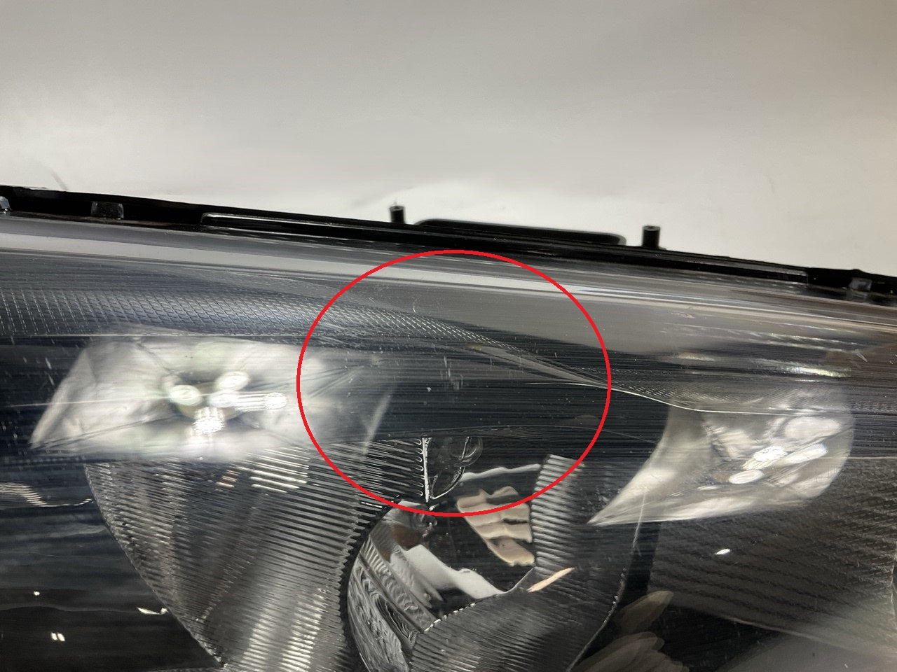 SCRATCHED Aftermarket FO2503337 Right Headlight Headlamp - 2015-2018 Ford Focus