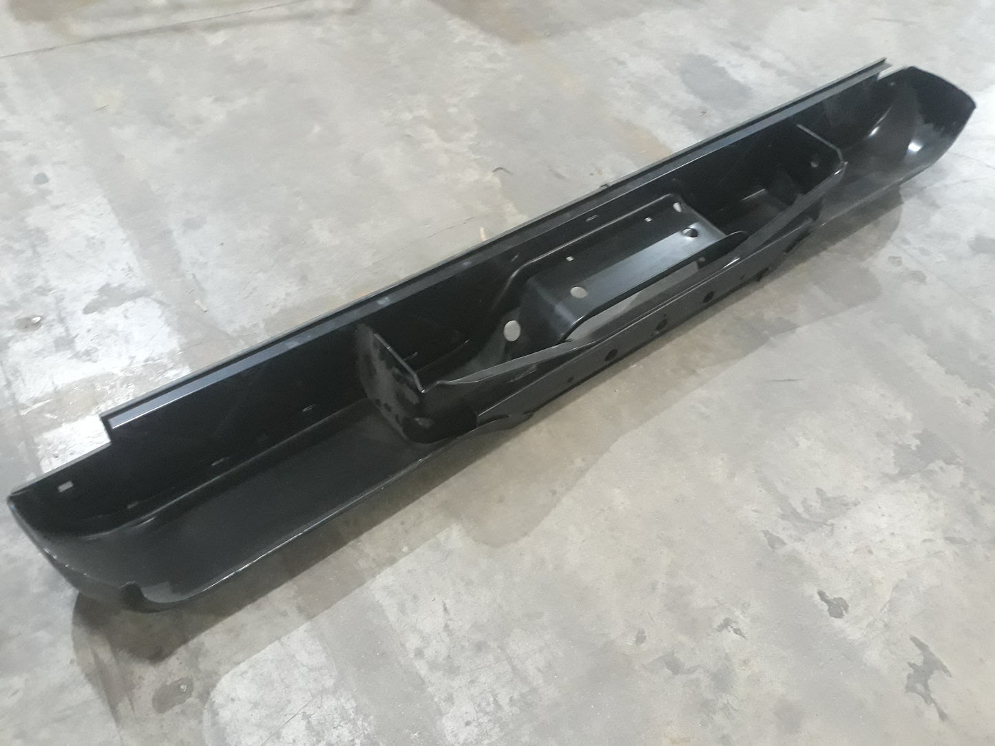 SCRATCHED SEE PHOTOS 1967-1983 Ford F-100 F-150 F-250 F-350 Rear Black Bumper