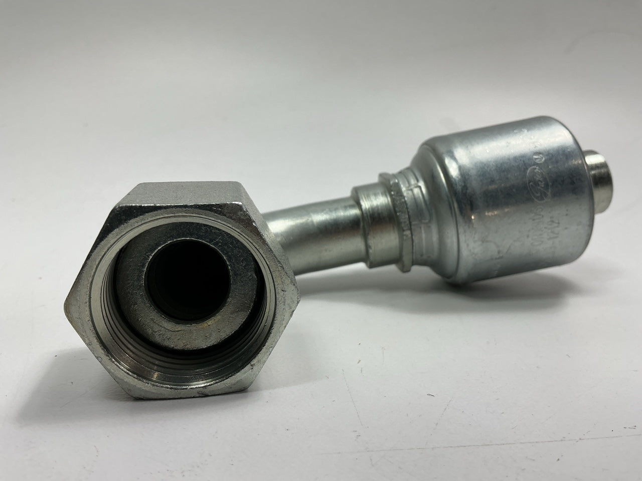 Gates G25239-1212 Female Flat O-Ring Swivel 90 Deg Hydraulic Fitting 3/4'' Hose