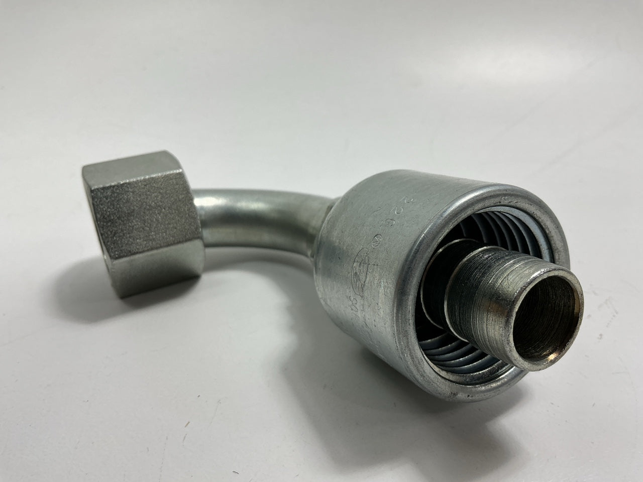 Gates G25239-1212 Female Flat O-Ring Swivel 90 Deg Hydraulic Fitting 3/4'' Hose