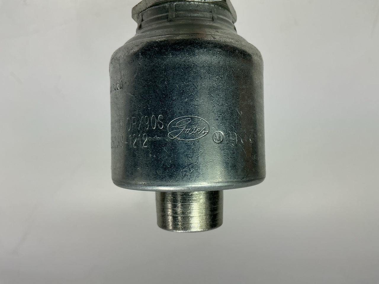 Gates G25239-1212 Female Flat O-Ring Swivel 90 Deg Hydraulic Fitting 3/4'' Hose