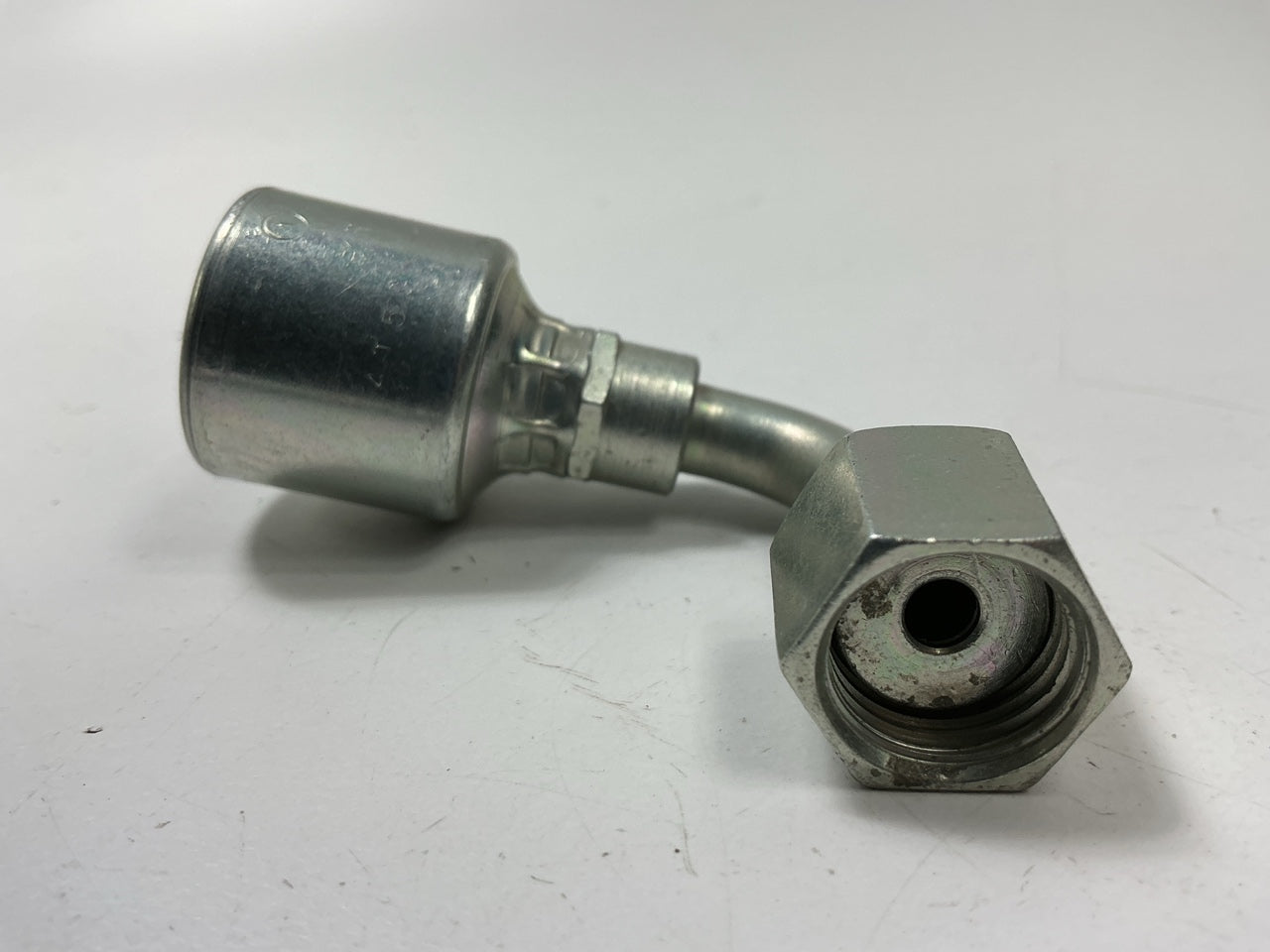 UNBAGGED Gates G25240-0404 Female Flat-Face O-Ring Swivel 90 Bent Tube Fitting