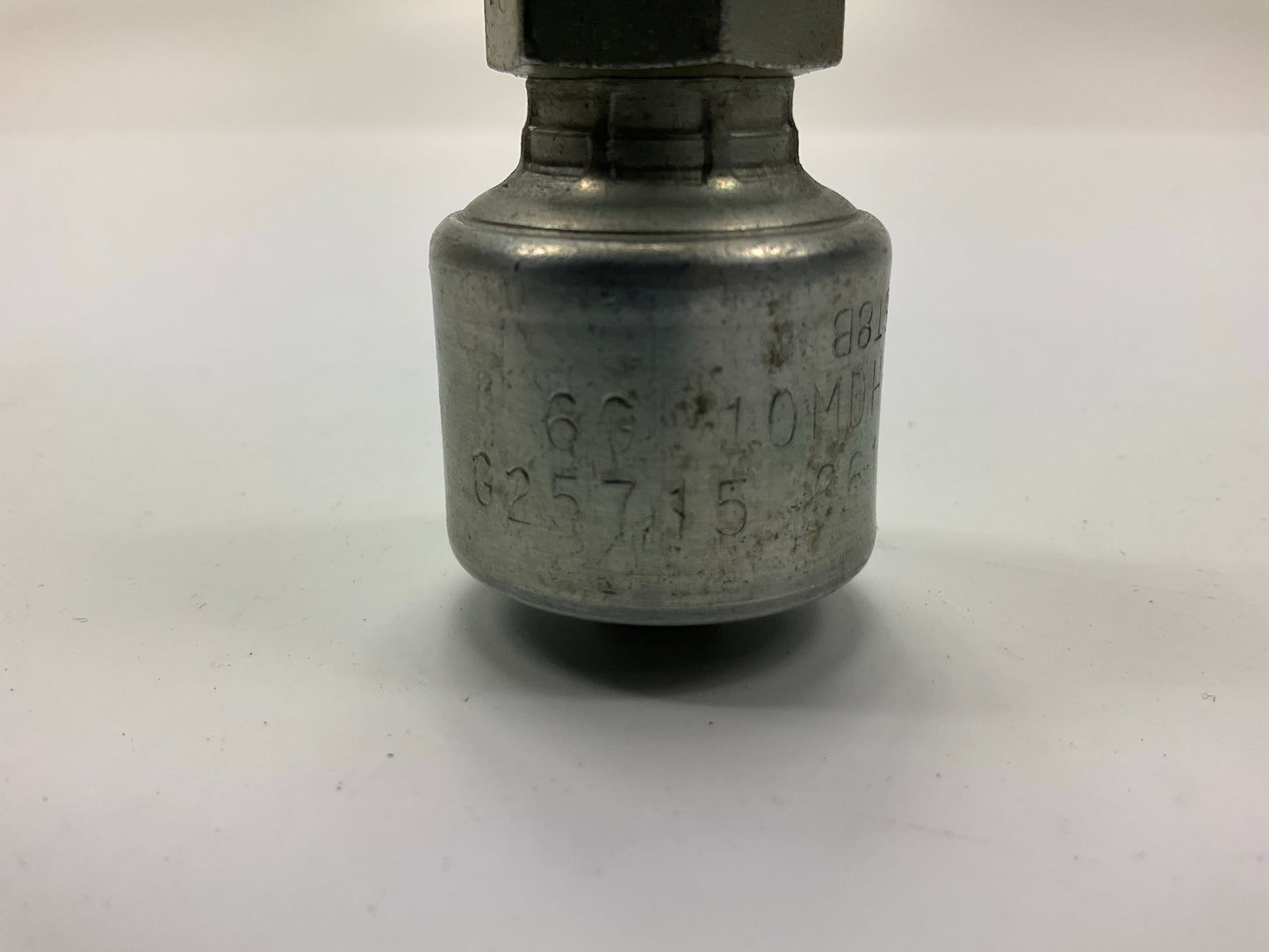 NEW - G25715-0610 Male DIN 24° Cone Hydraulic Fitting, 3/8'' Hose - 6G-10MDH