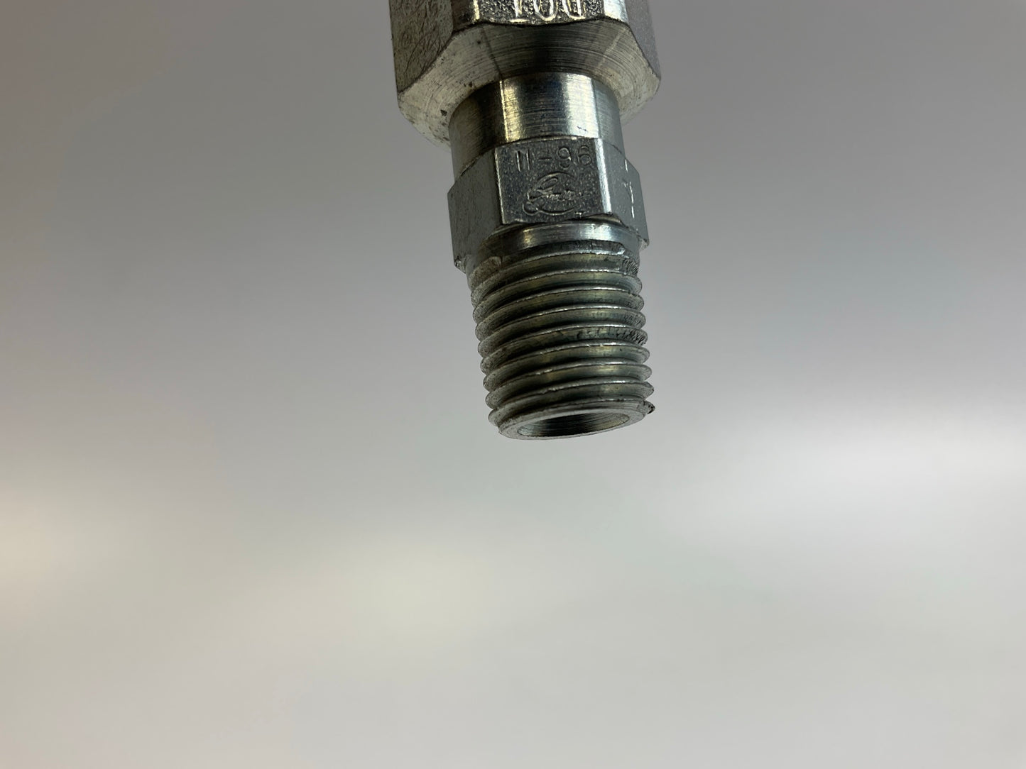 NEW UNBOXED - G34100-0604 Mega Crimp Hydraulic Coupling 5/16'' ID, 1/4-18 Thread