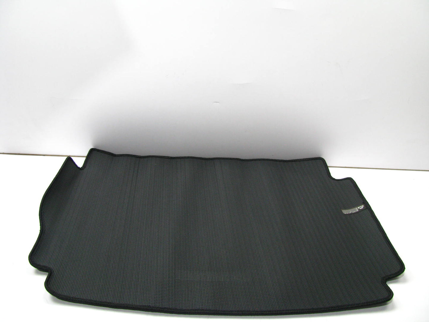 NEW UNBOXED Rear Black Carpet Cargo Floor Mat OEM For 18-20 Kia Niro G5F12AC900