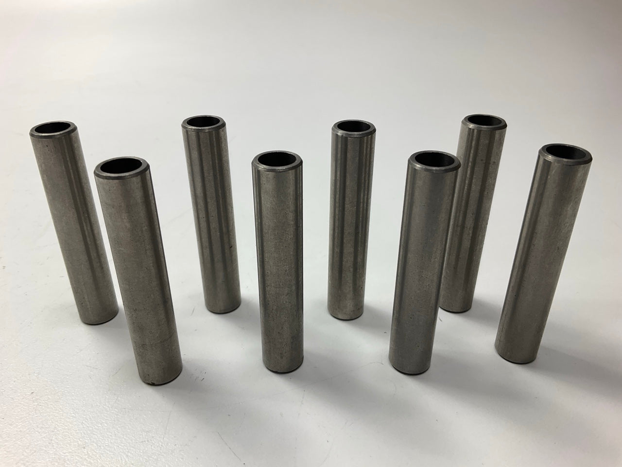 (8) UNBOXED G807 Engine Valve Guides 217-3170 OAL 2.624'' OD 0.501'' I.D. 0.3725''