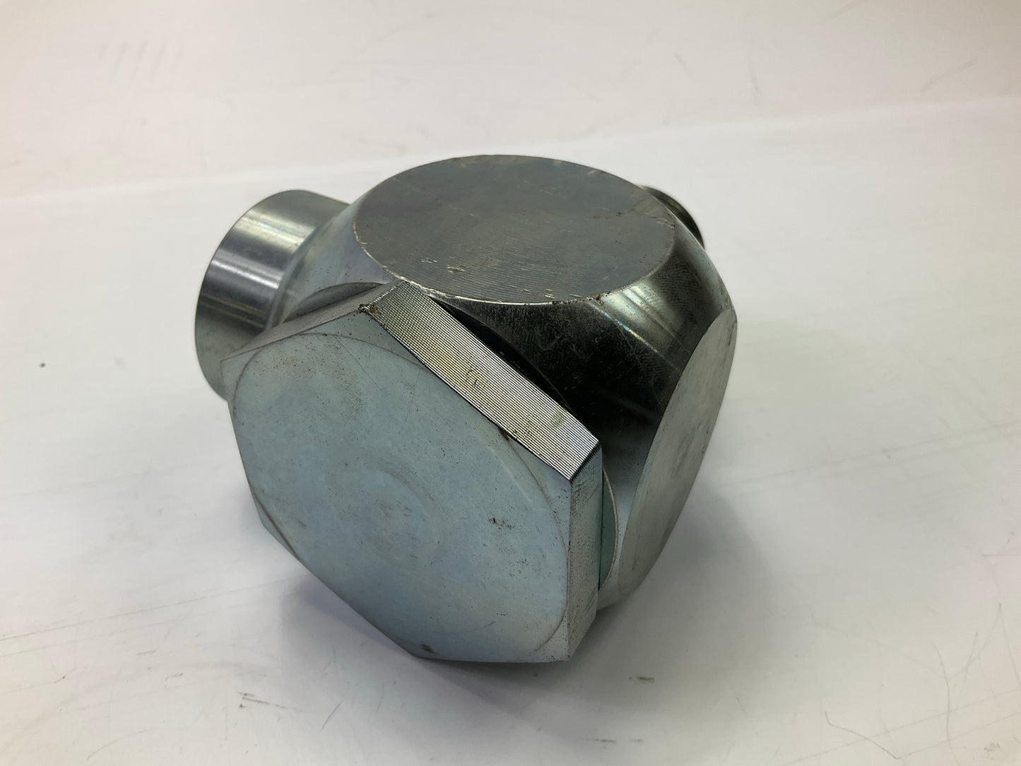 UNBOXED - G93520-1616 90 Deg Hydraulic Live Swivel, 1-5/16'' ORB Male To 1'' NPTF