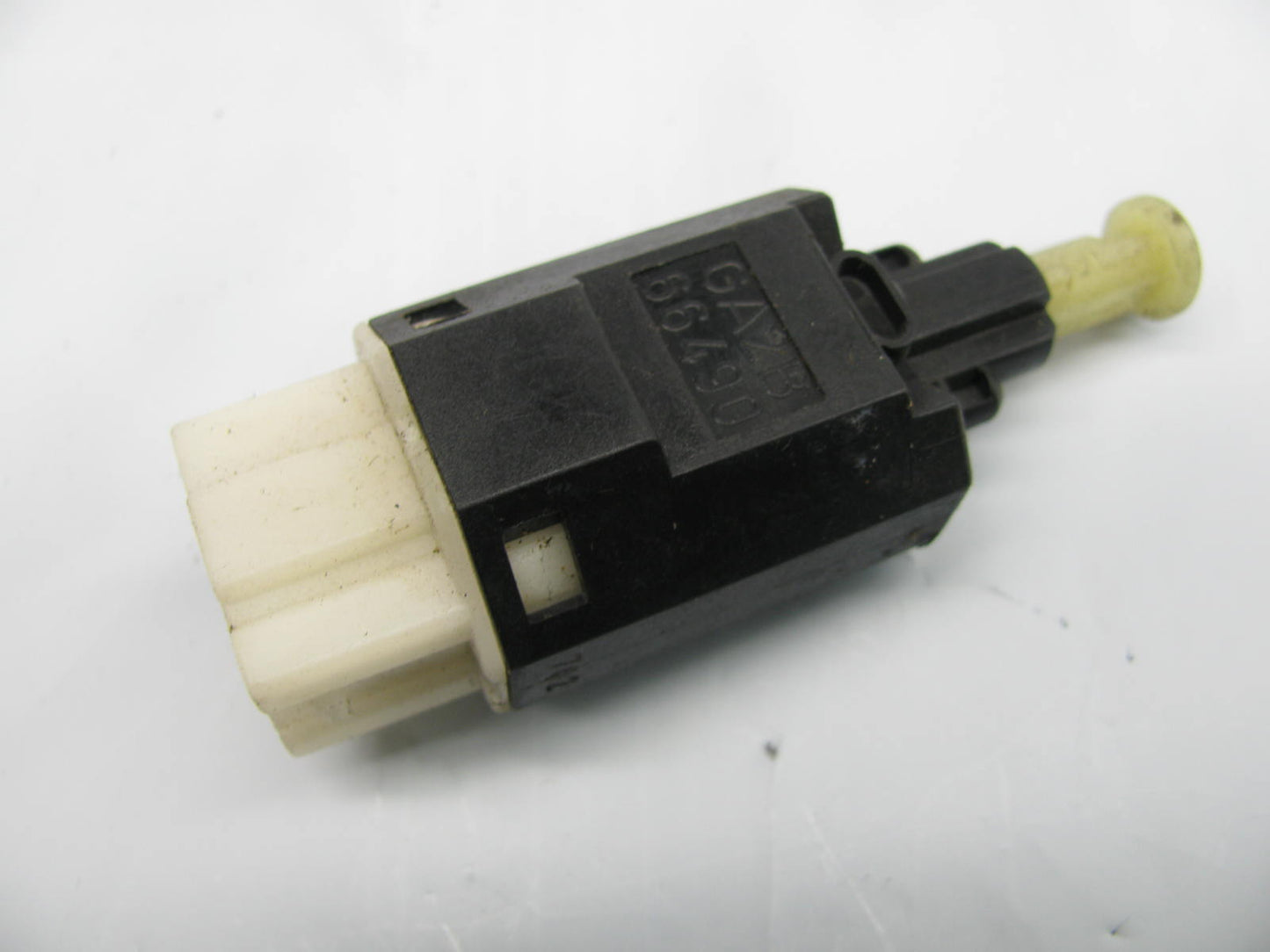 NEW - OUT OF BOX GA2B66490 Brake Light Stop Lamp Switch