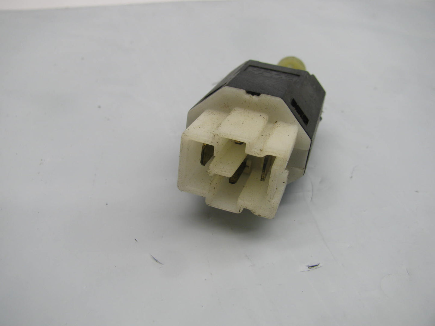 NEW - OUT OF BOX GA2B66490 Brake Light Stop Lamp Switch