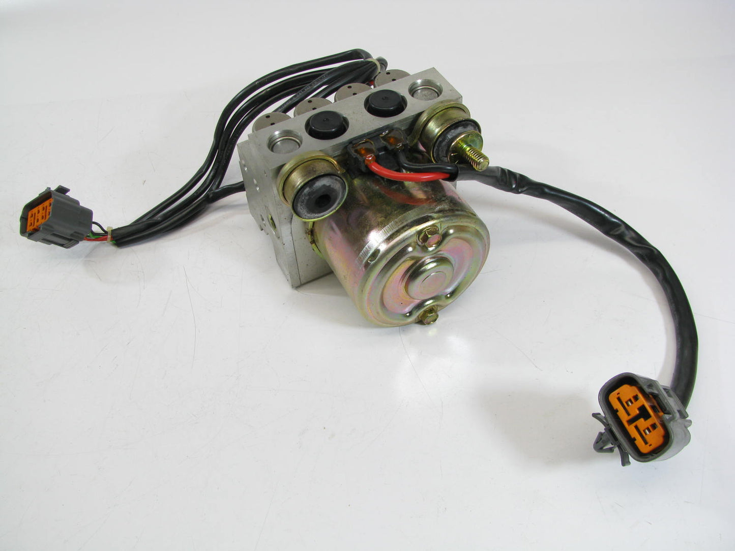 NEW - OUT OF BOX GD4T-43-7A0 ABS Brake Pump 1997 Mazda MX-6