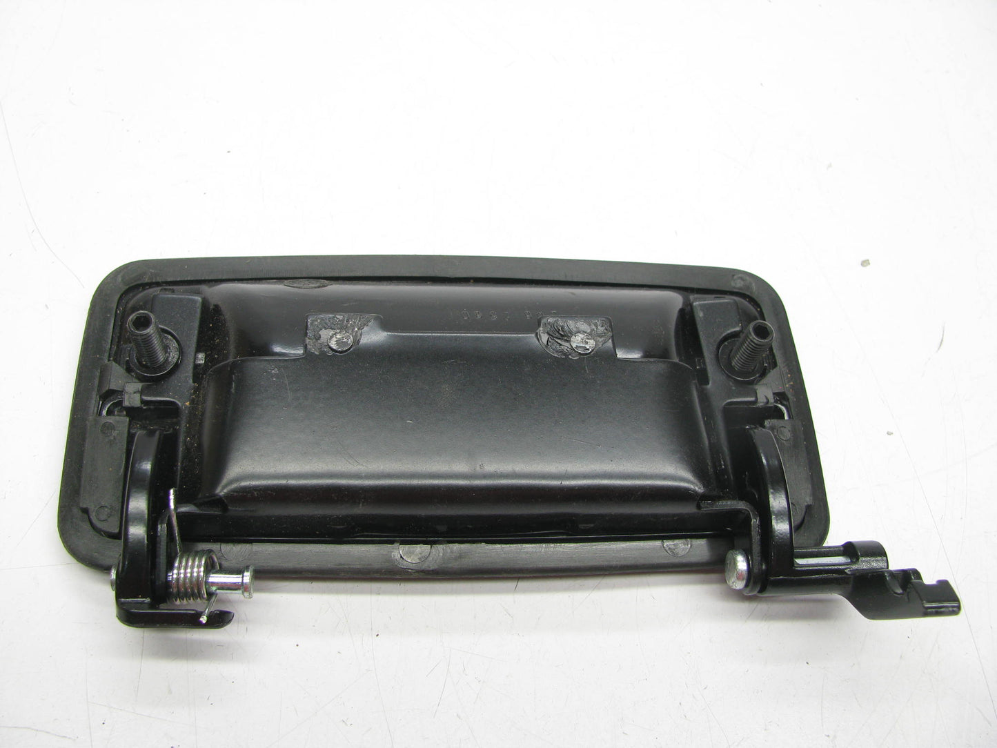 NEW UNBOXED Front Left Exterior Outside  Door Handle GM1310109
