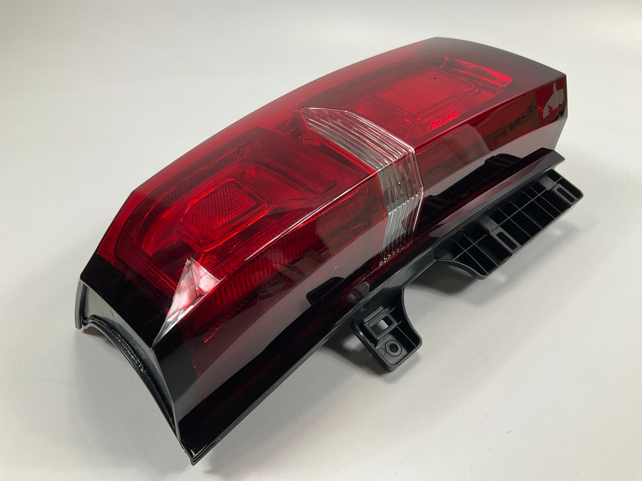 NEW - AFTERMARKET GM2800264 Rear Left Tail Light Lamp