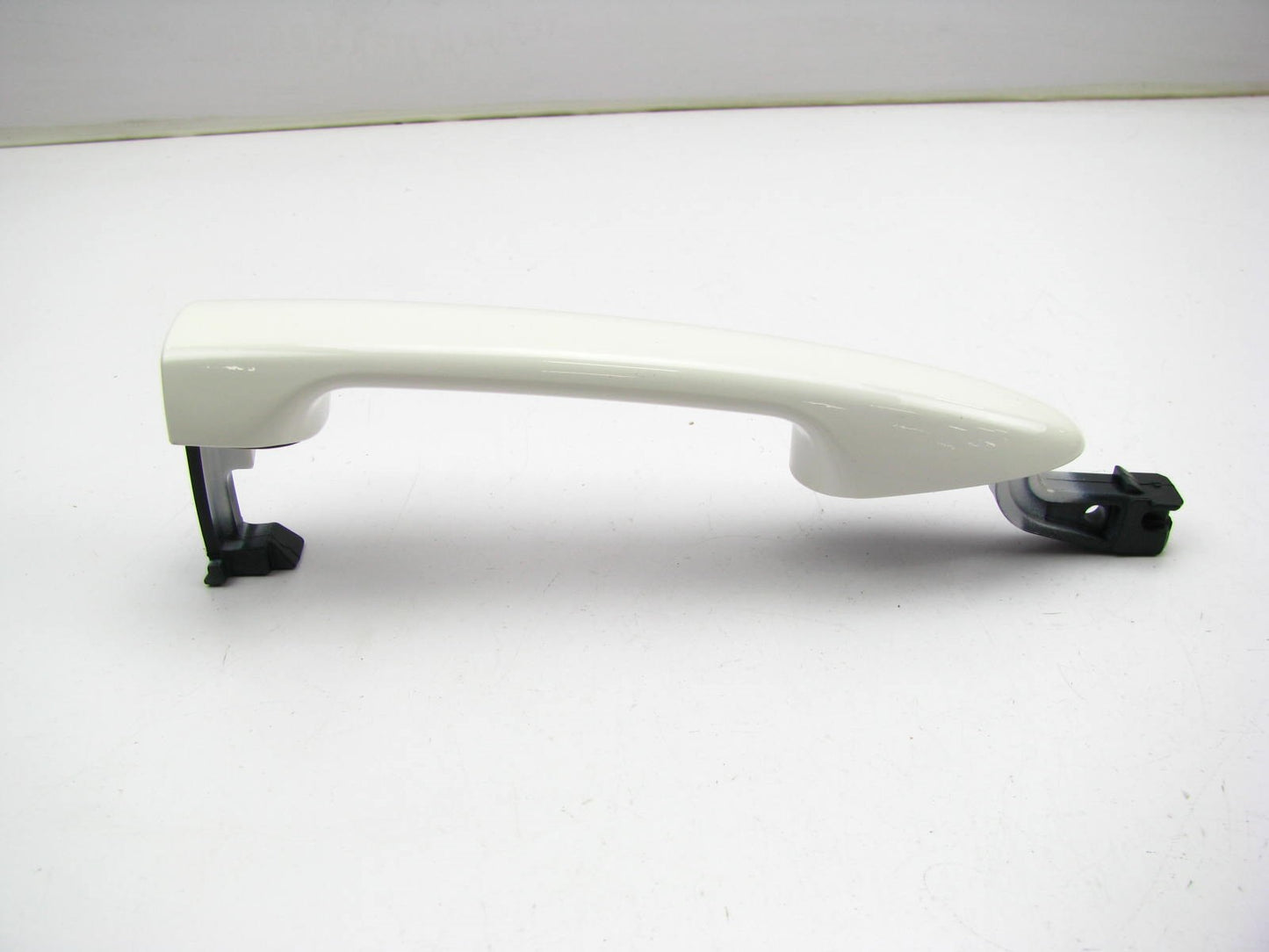 NEW - OEM OUT OF BOX - FRONT Right Passengers Side Exterior Door Handle WHITE