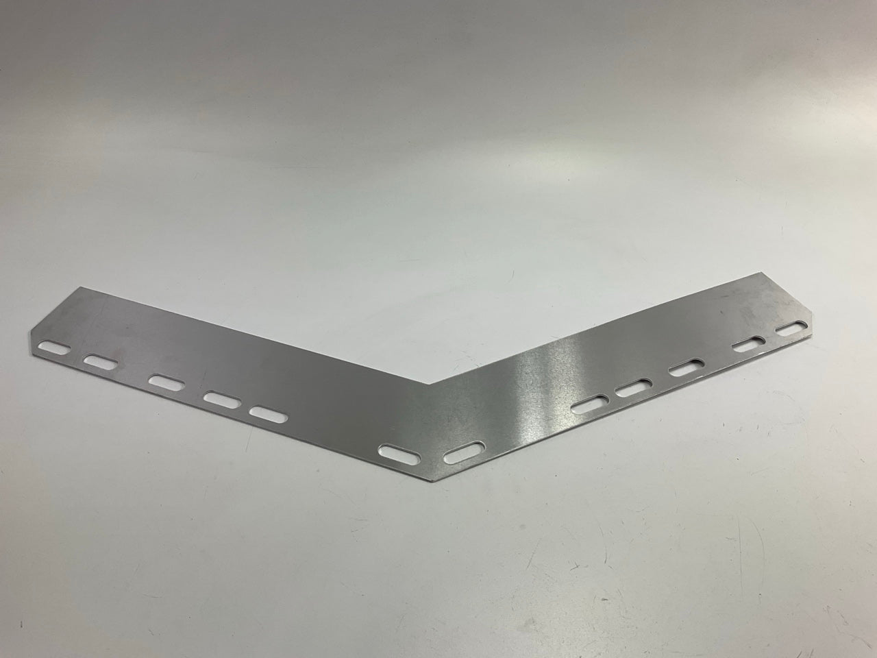 1 Globetech GT-27RT35 Angled Aluminum Conspicuity Strip Red White Reflective DOT