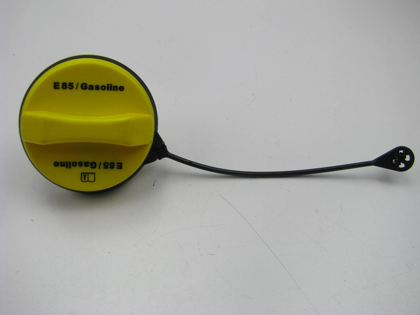 NEW - OUT OF BOX - OEM GM Acdelco GT294 Fuel Tank Filler Gas Cap YELLOW