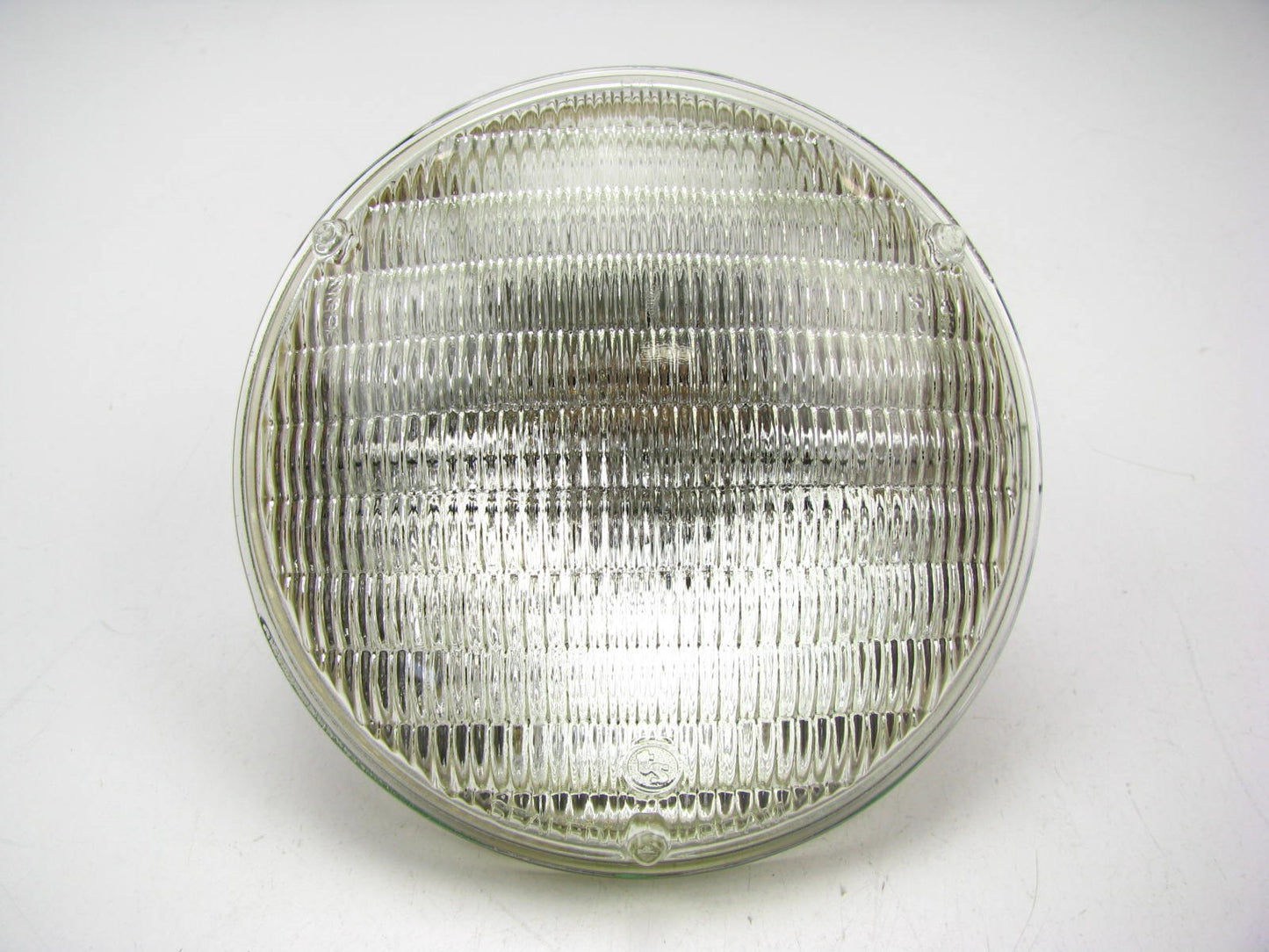 H4815 Sealed Beam Halogen Lamp Bulb, 28V, 90W, PAR46 RV Military Truck Auto