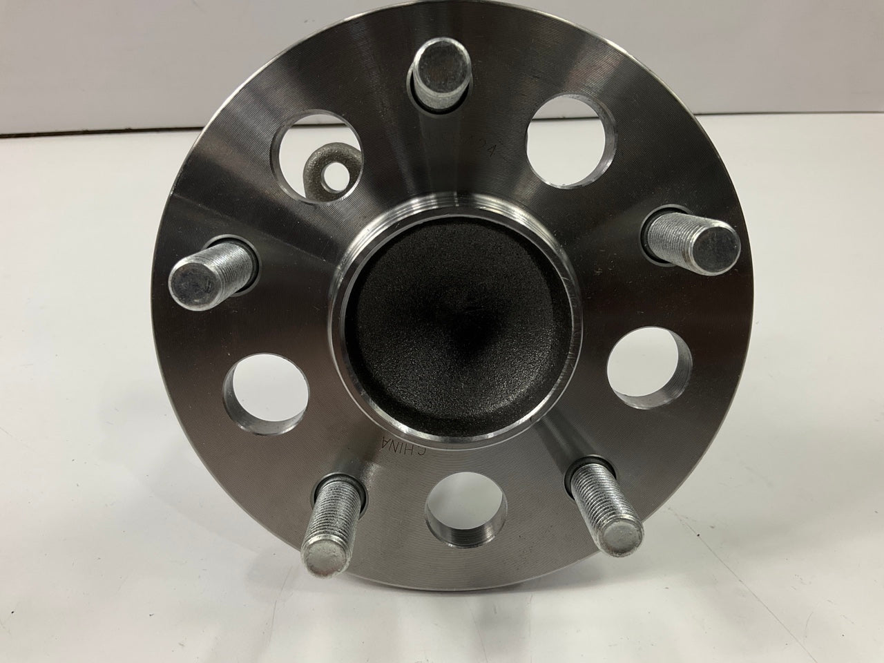 NEW - UNBOXED AFTERMARKET HA590424 Rear Right Wheel Bearing And Hub Assembly