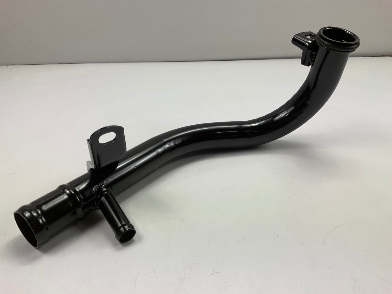 NEW UNBOXED HHA115 Lower Hose To Water Pump Housing Inlet Coolant Tube Pipe