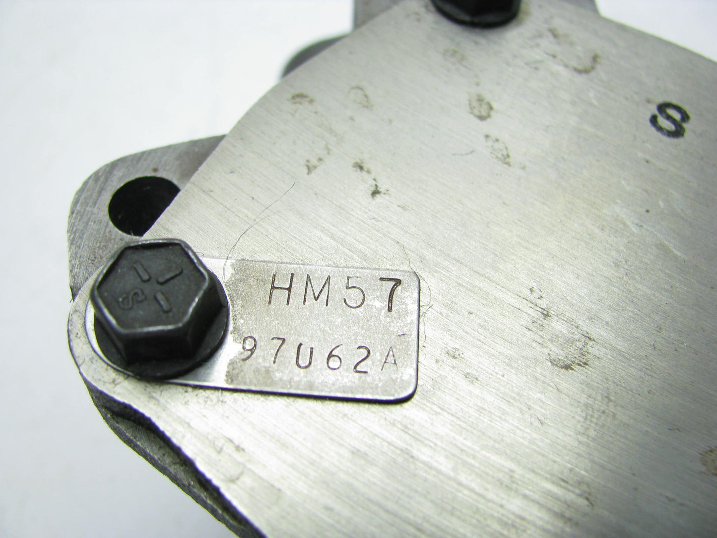 NEW - OUT OF BOX HM57 Engine Oil Pump