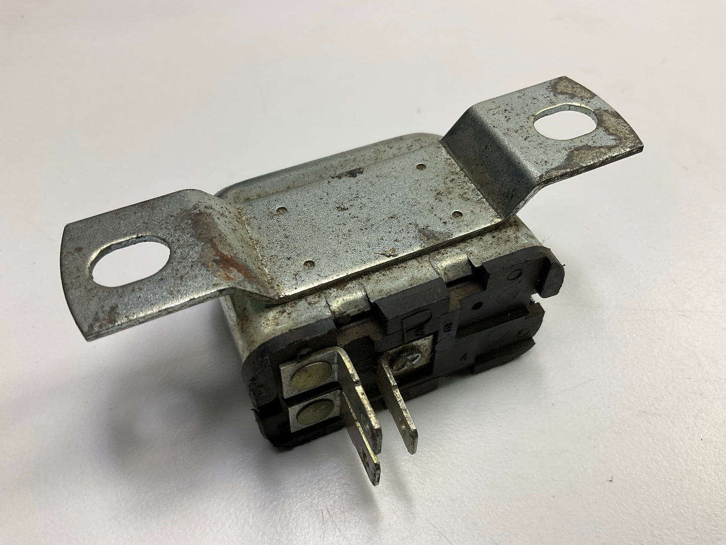 NEW - OUT OF BOX HR-152 Horn Relay
