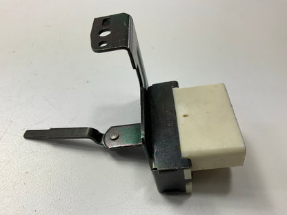 NEW - OUT OF BOX - AFTERMARKET - HS-207 HVAC Blower Control Switch