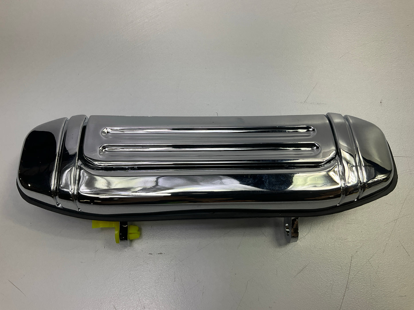 NEW AFTERMARKET - Front Left Door Handle For 1992-00 Mitsubishi Montero MR313582