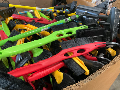 600 Pieces - WHOLESALE Pallet Of Ice Scrapers & Snow Brushes, MIXED LOT