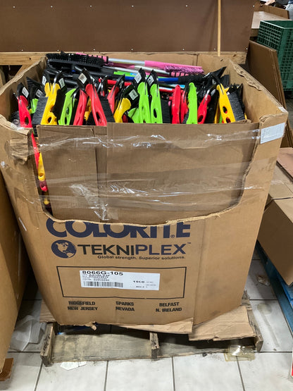 320 Pieces - WHOLESALE Pallet Of Ice Scrapers & Snow Brushes, MIXED LOT