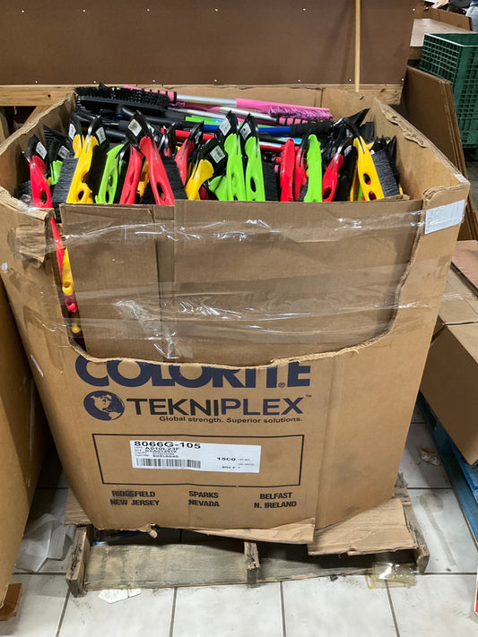 320 Pieces - WHOLESALE Pallet Of Ice Scrapers & Snow Brushes, MIXED LOT