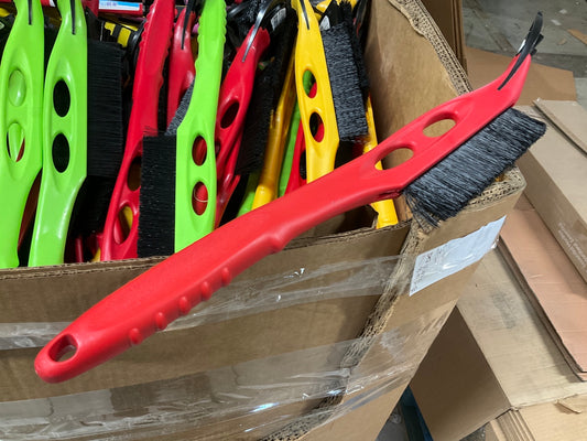320 Pieces - WHOLESALE Pallet Of Ice Scrapers & Snow Brushes, MIXED LOT