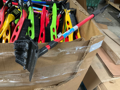 320 Pieces - WHOLESALE Pallet Of Ice Scrapers & Snow Brushes, MIXED LOT