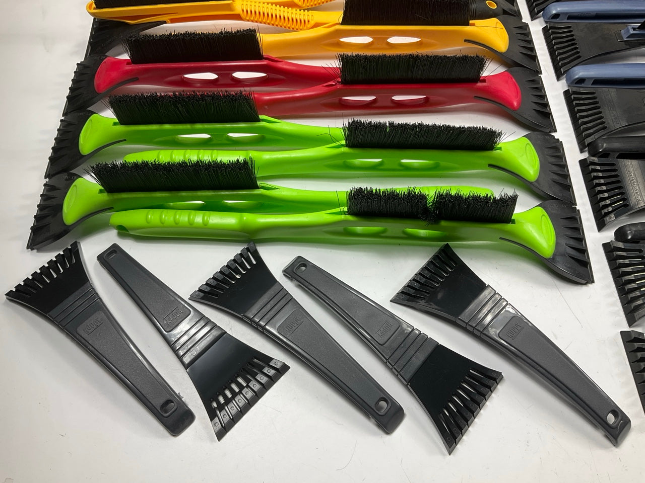 40 Assorted Mixed Ice Scrapers & Snow Broom Brushes - ICE SCRAPER Lot #10