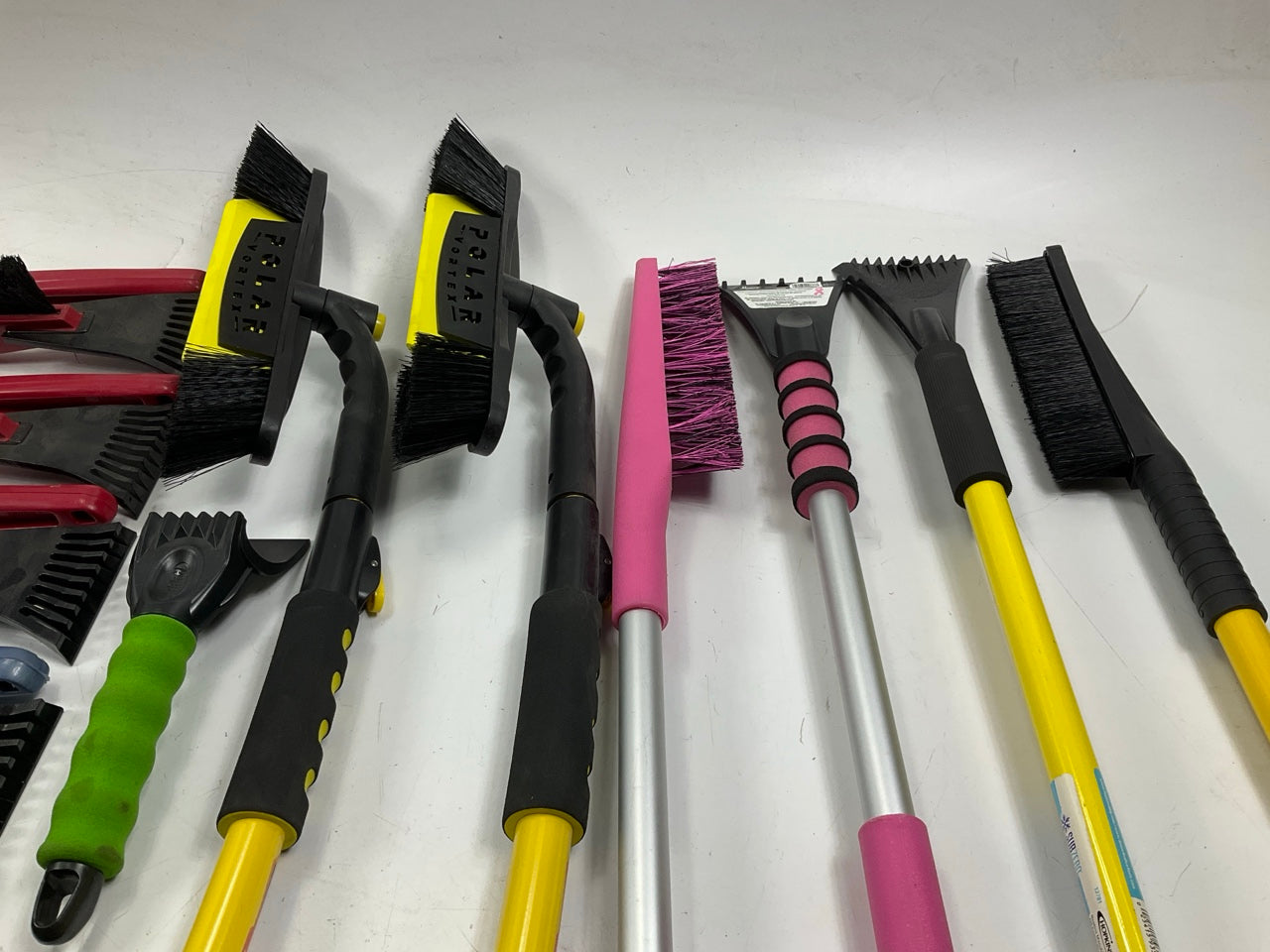 40 Assorted Mixed Ice Scrapers & Snow Broom Brushes - ICE SCRAPER Lot #10