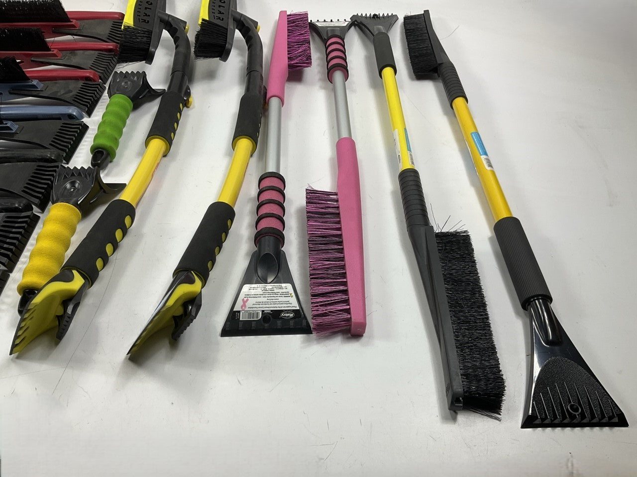 40 Assorted Mixed Ice Scrapers & Snow Broom Brushes - ICE SCRAPER Lot #10