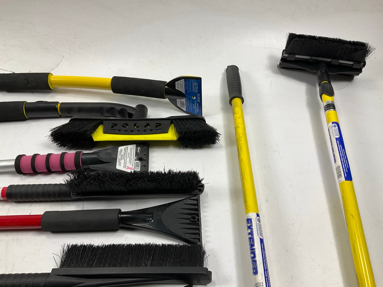 35 Assorted Mixed Ice Scrapers & Snow Broom Brushes - ICE SCRAPER Lot #15