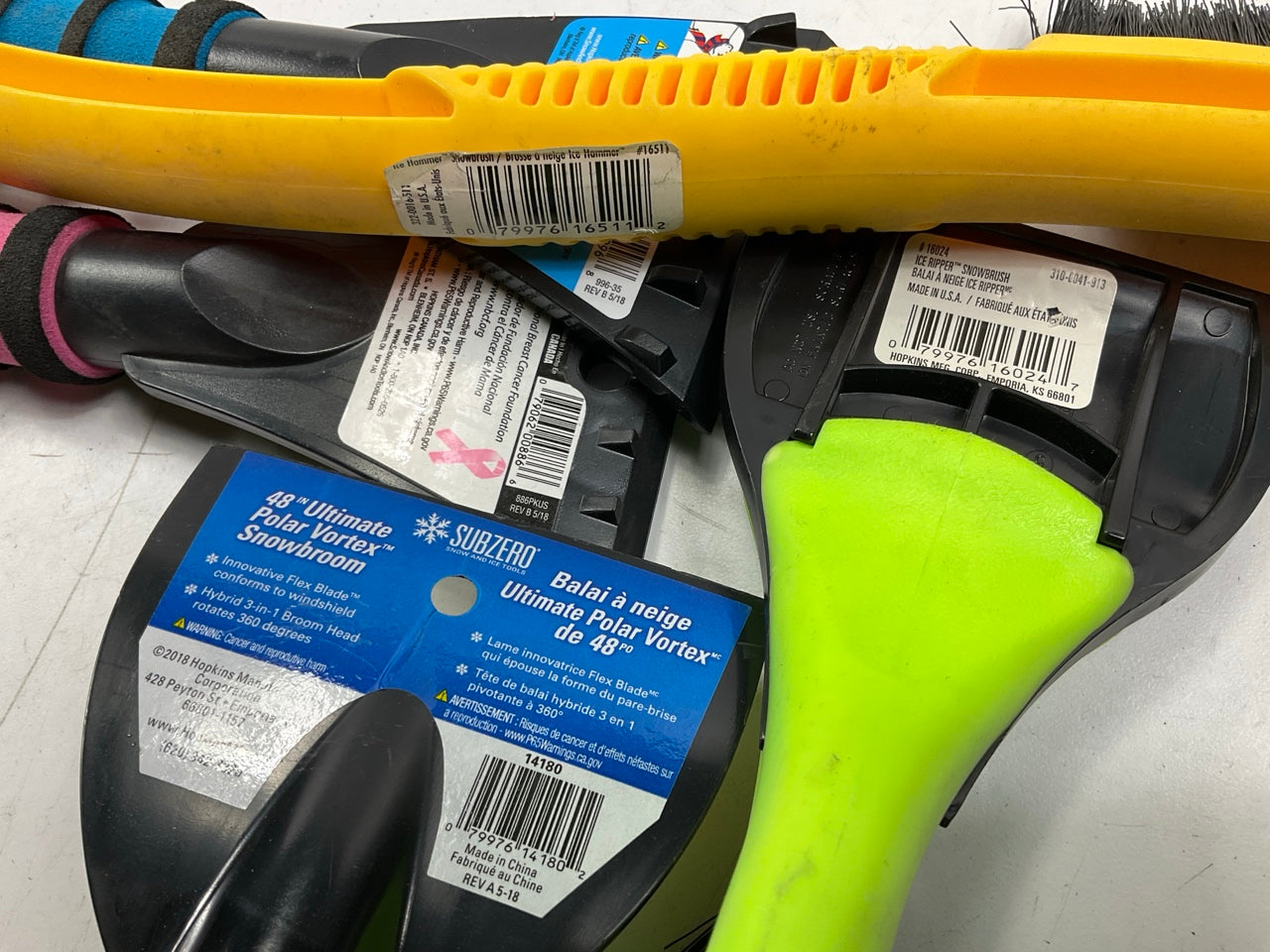 35 Assorted Mixed Ice Scrapers & Snow Broom Brushes - ICE SCRAPER Lot #15