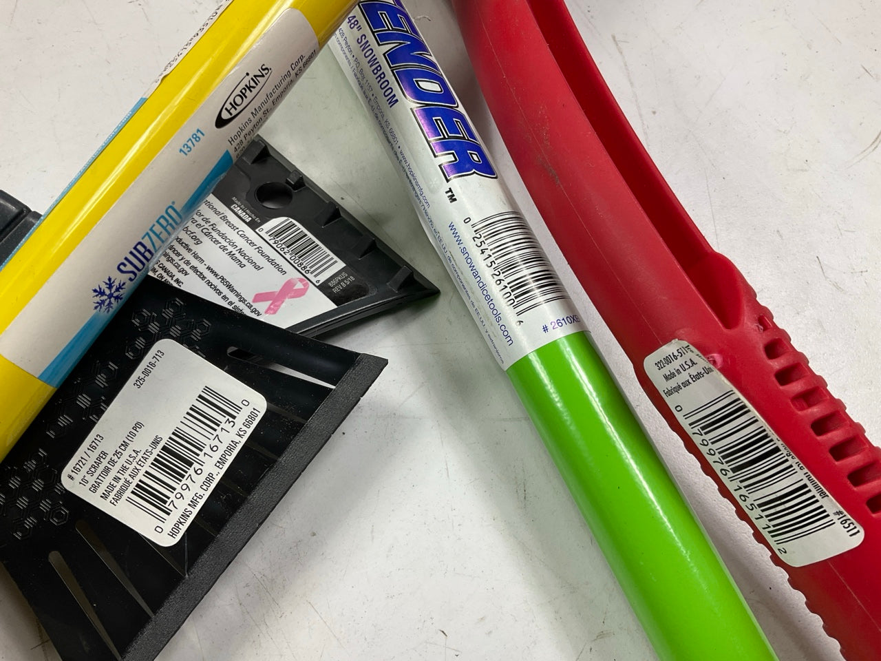 39 Assorted Mixed Ice Scrapers & Snow Broom Brushes - ICE SCRAPER Lot #16