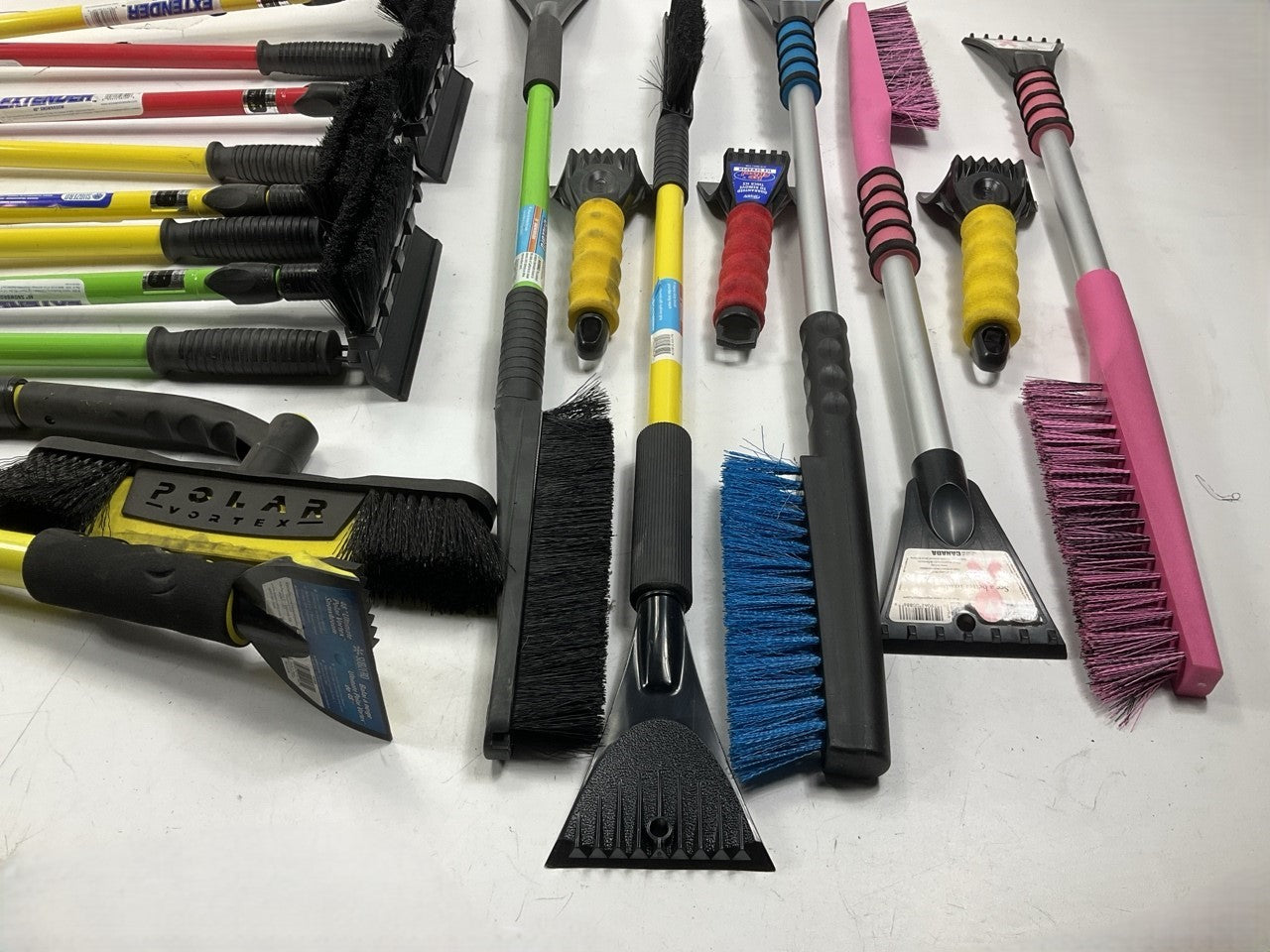 35 Assorted Mixed Ice Scrapers & Snow Broom Brushes - ICE SCRAPER Lot #17