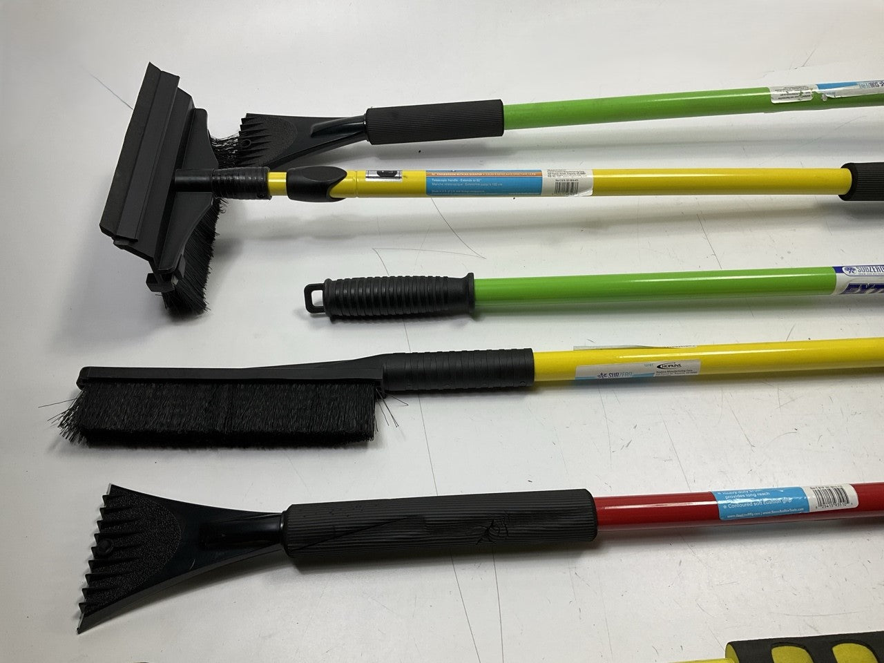 31 Pcs -  Assorted Mixed Ice Scraper & Snow Broom Brush - ICE SCRAPER Lot # 21
