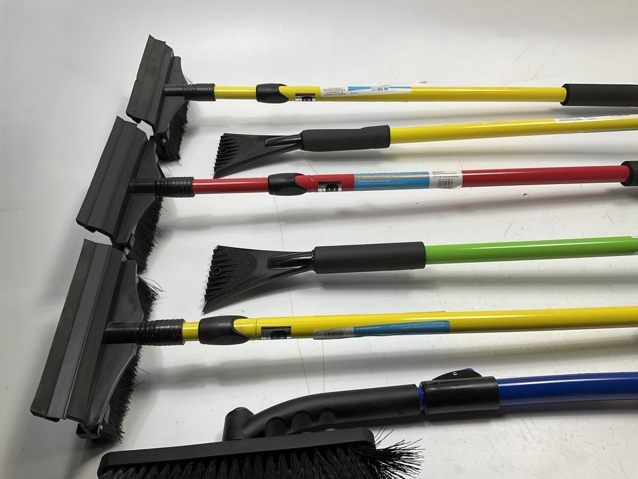 31 Pcs -  Assorted Mixed Ice Scraper & Snow Broom Brush - ICE SCRAPER Lot # 23