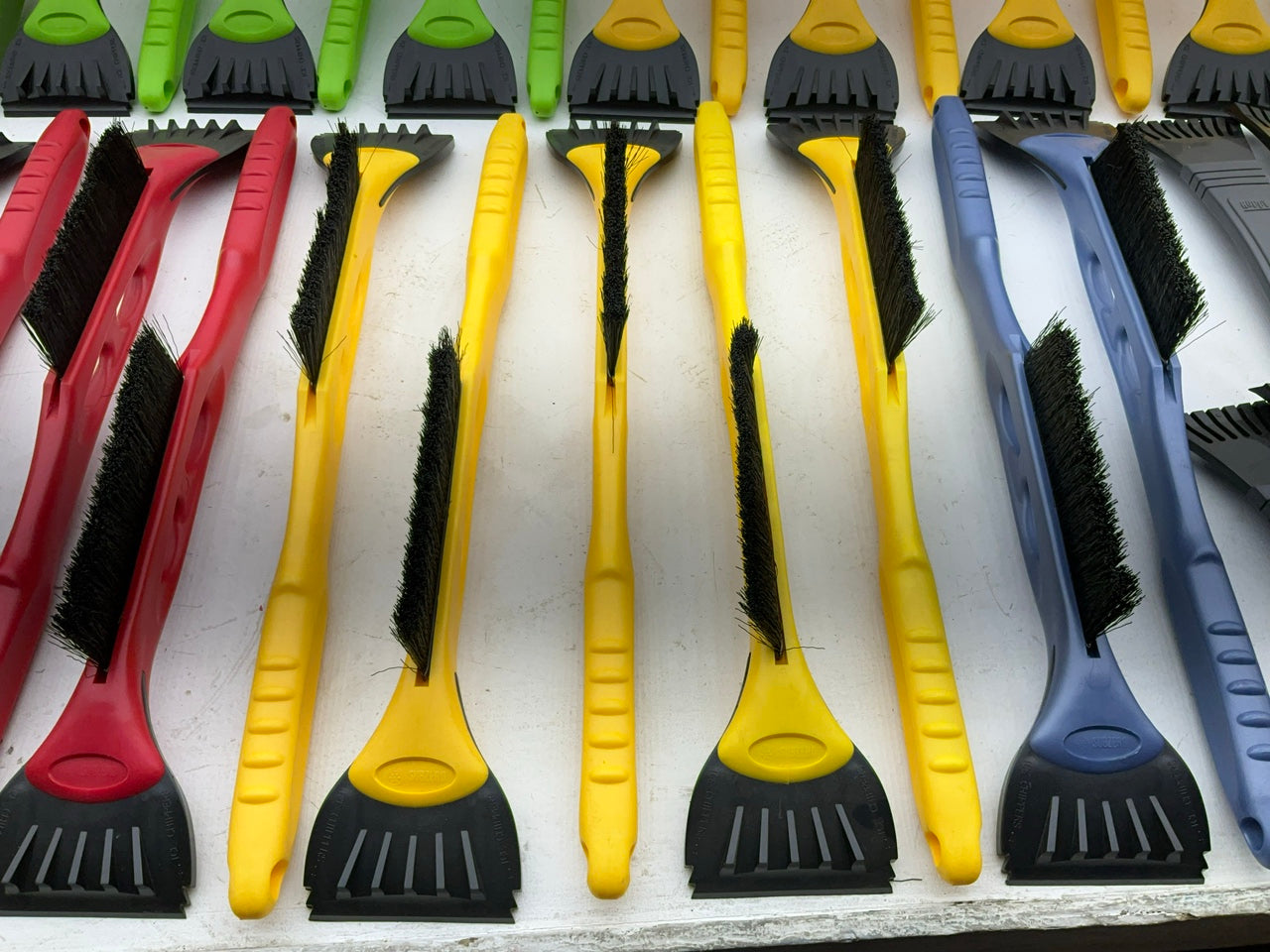 ICE SCRAPER LOT #29 Assorted Mixed Ice Scrapers & Snow Broom Brushes - 40 Pieces