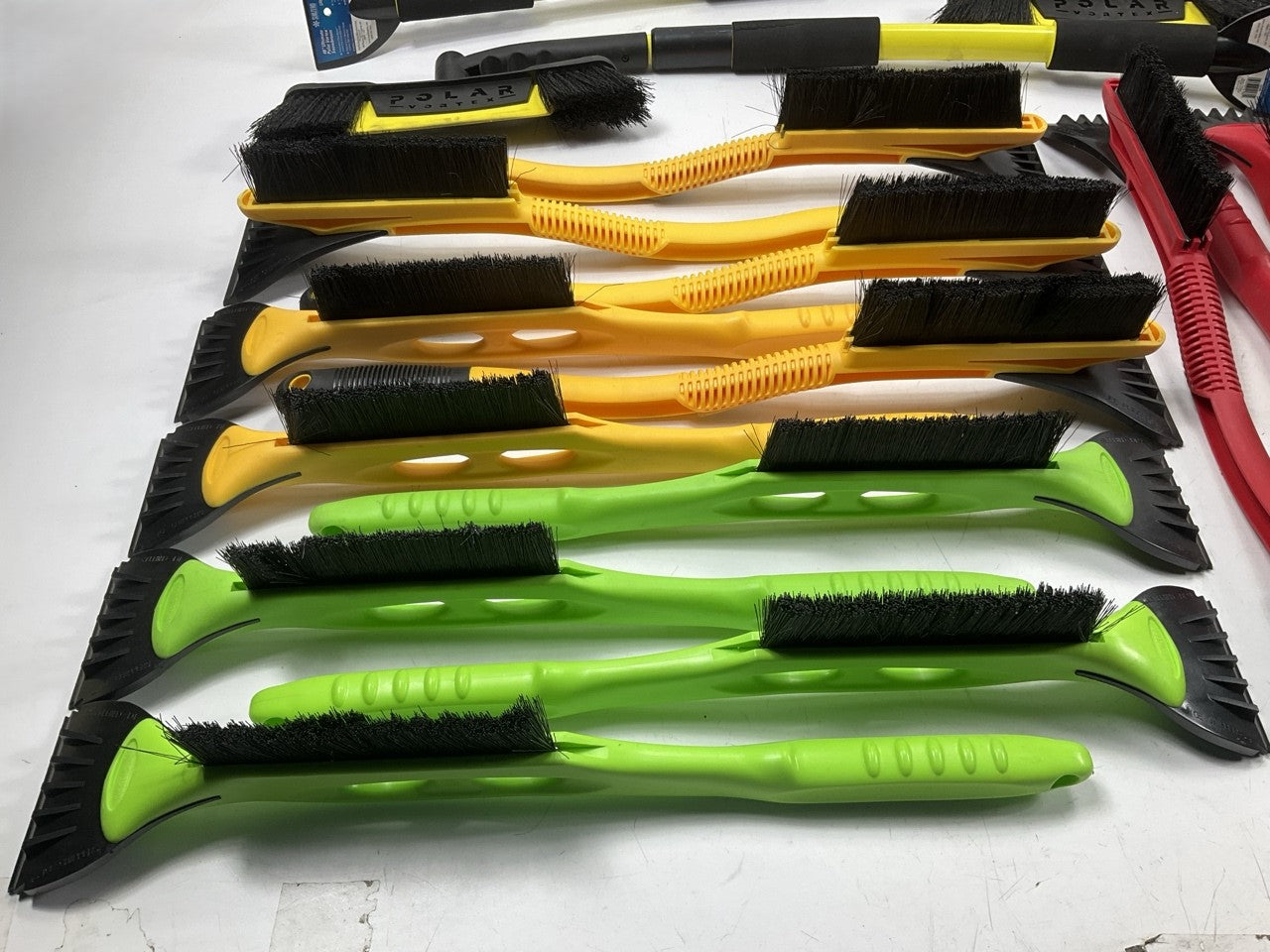 31 Assorted Mixed Ice Scrapers & Snow Broom Brushes - ICE SCRAPER Lot #7