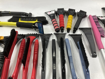31 Assorted Mixed Ice Scrapers & Snow Broom Brushes - ICE SCRAPER Lot #7