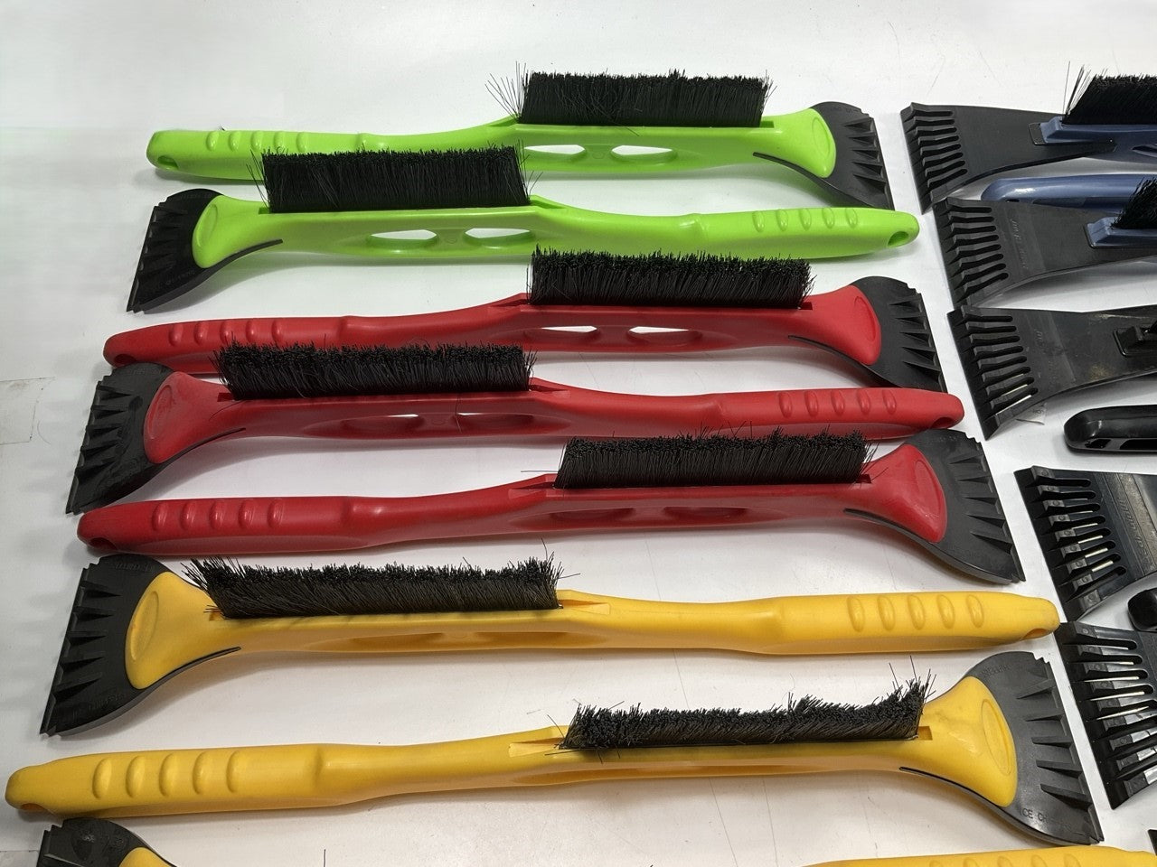 40 Assorted Mixed Ice Scrapers & Snow Broom Brushes - ICE SCRAPER Lot #8