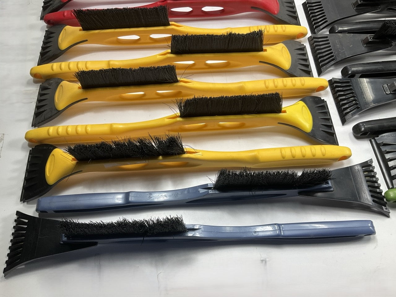 40 Assorted Mixed Ice Scrapers & Snow Broom Brushes - ICE SCRAPER Lot #8
